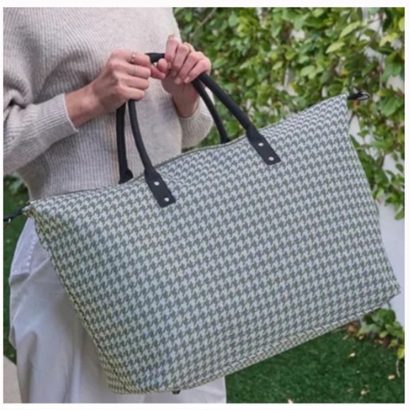 Lulu Dharma Handbags - Lulu Dharma Weekender NWT Gray/White Houndstooth Large- Crossbody